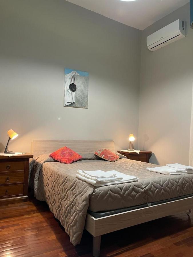 La Ferrovia Holiday Home Napoli Dış mekan fotoğraf