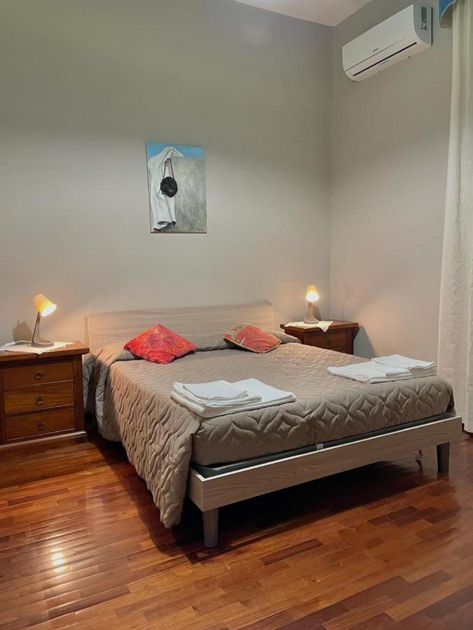 La Ferrovia Holiday Home Napoli Dış mekan fotoğraf